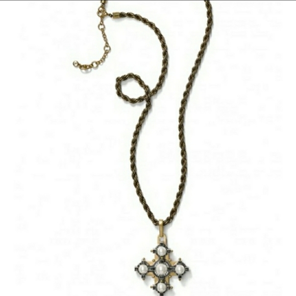 Holiday Shopping? NWT and NWOT Items Available! - Picture 8 of 16